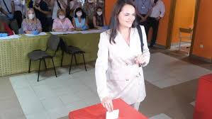 Opposition candidate Tikhanovskaya casts her ballot.
