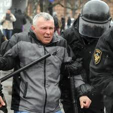 Special forces arrest an old man protesting on Freedom Day, 2017